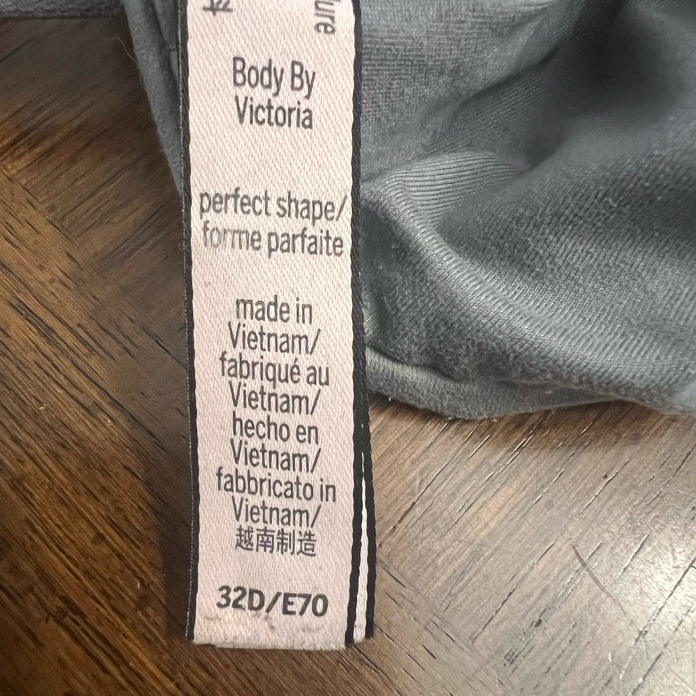 Victoria’s Secret Body by Victoria Perfect Shape Bras - Picture 2 of 2